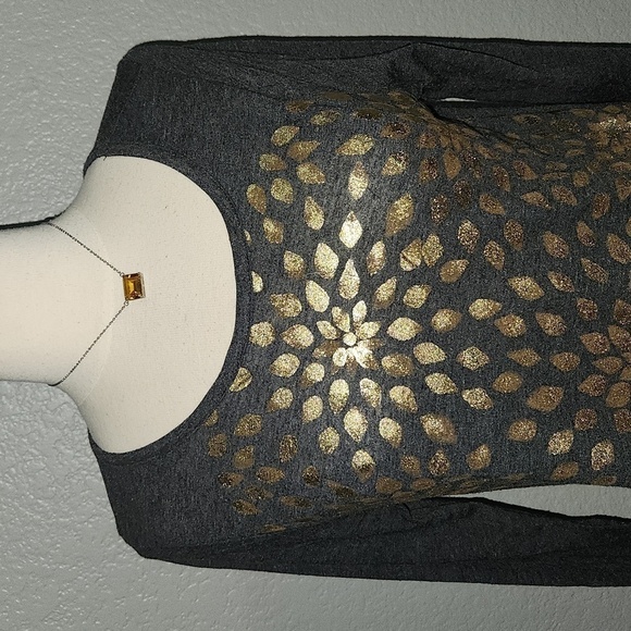 Lucky Brand Gray Tunic With Gold Flower Pattern Size Small - Picture 3 of 4